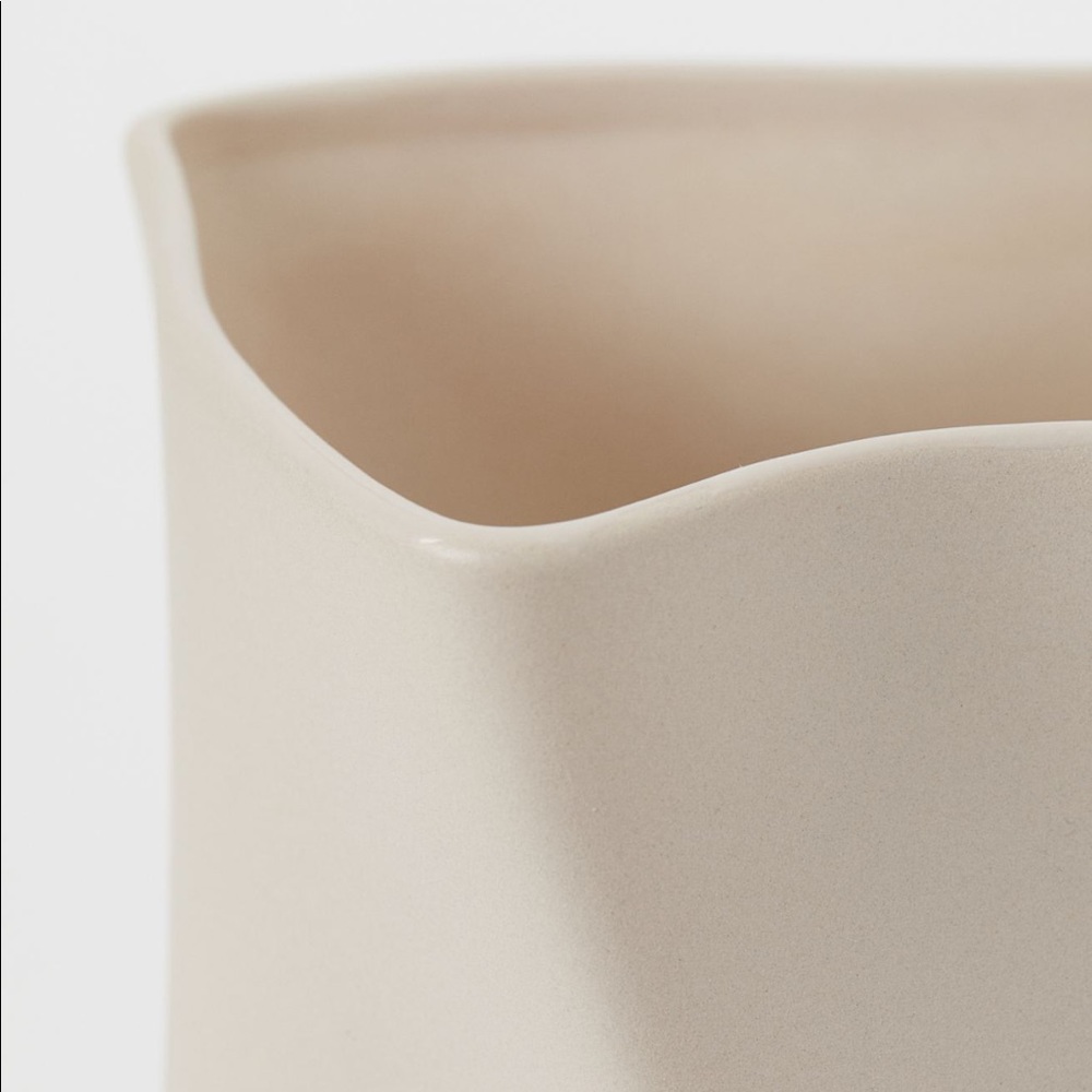 H&M Ceramic Vase - Picture 4 of 6